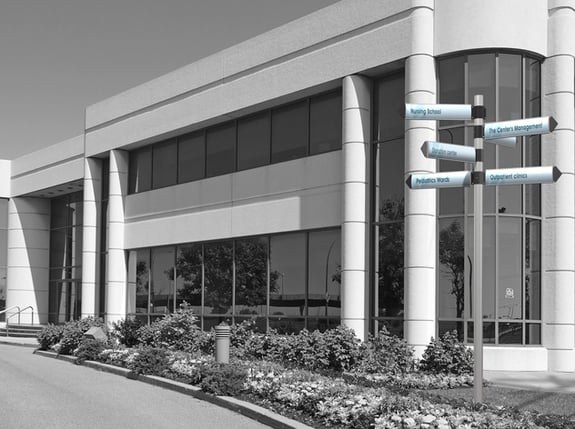Exterior Wayfinding Signs for Healthcare Facilities in North Jersey